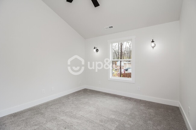 Building Photo - Fantastic 2bd/2ba home! Let yourself in!