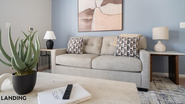 Building Photo - 9835 Fredericksburg Rd