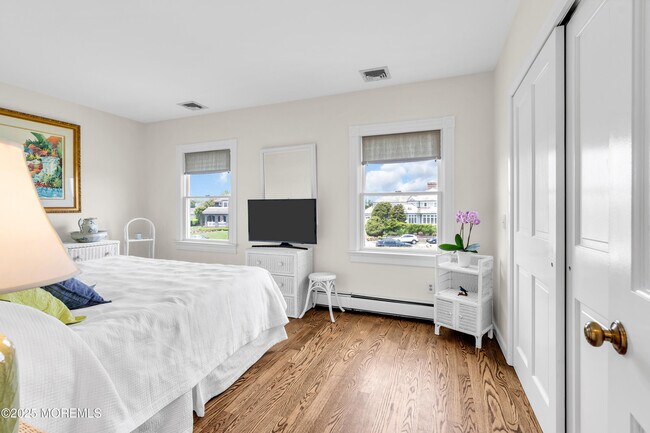 Building Photo - 1612 Ocean Ave N