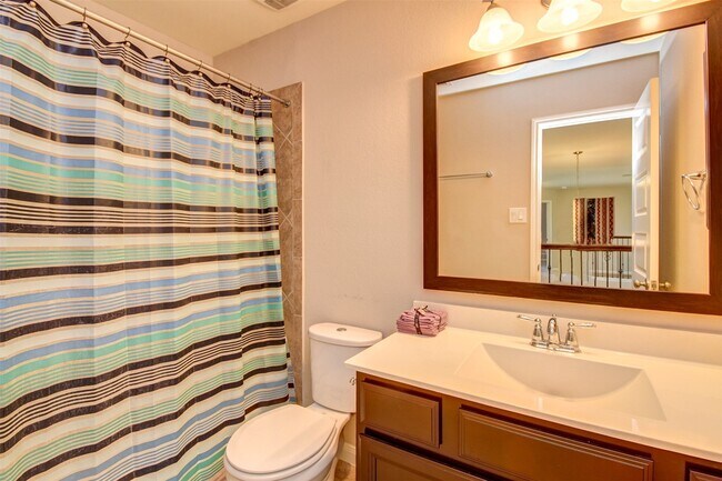 Building Photo - 25710 Oakwood Knoll Dr
