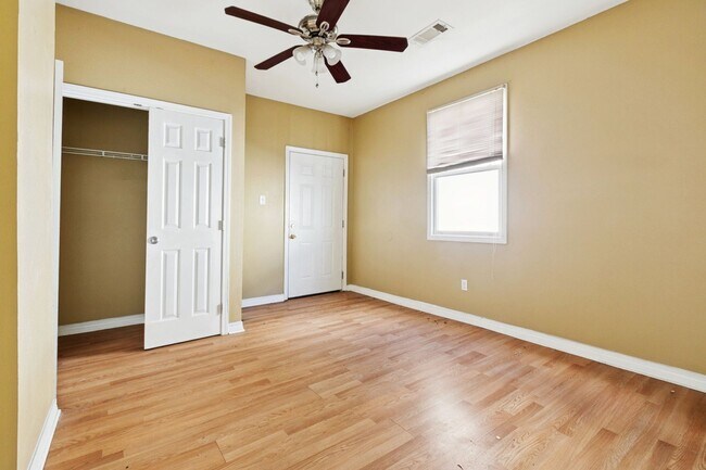 Building Photo - 2522 N Tonti St