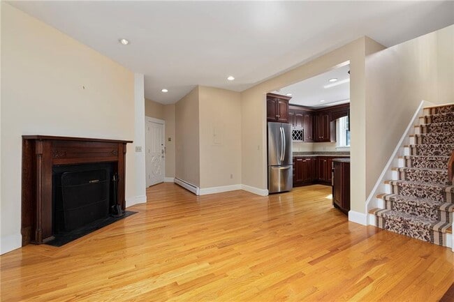 Building Photo - 107 Old Beach Rd