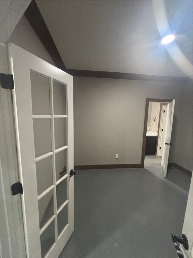 Building Photo - 9480 Plum Grove Rd