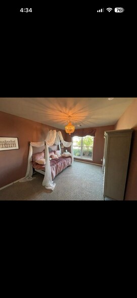 Building Photo - 2424 NW 187th Terrace