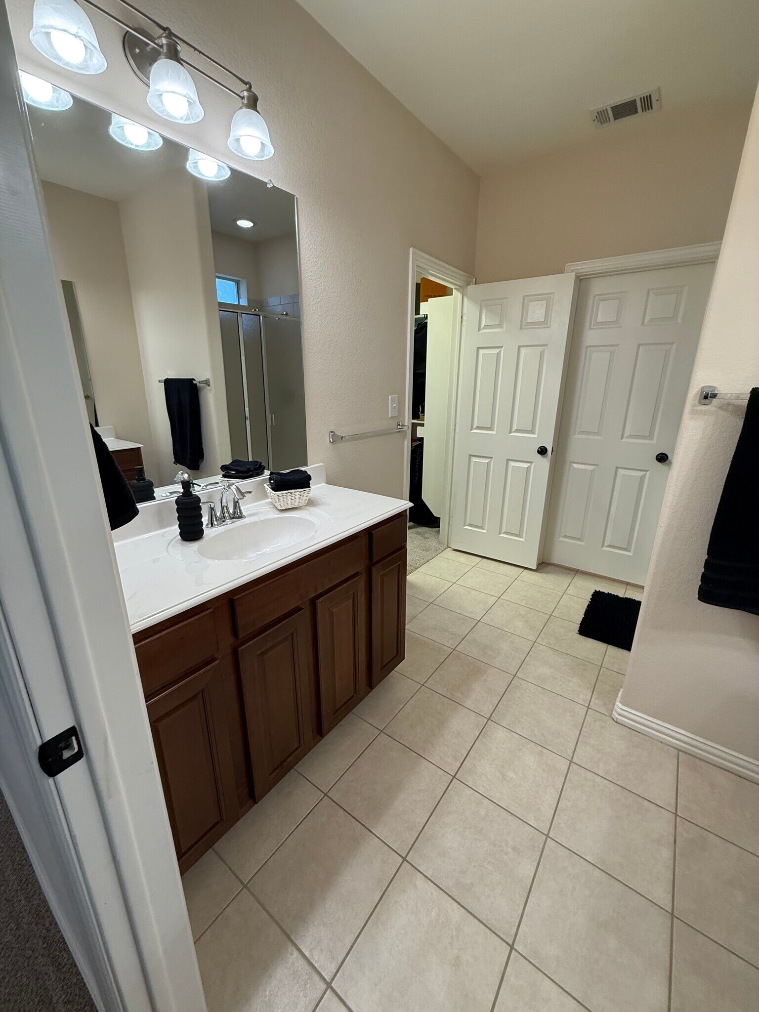 Primary bath - 6406 Shakespeare Pl
