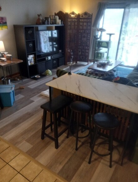 Building Photo - 566 Washington St