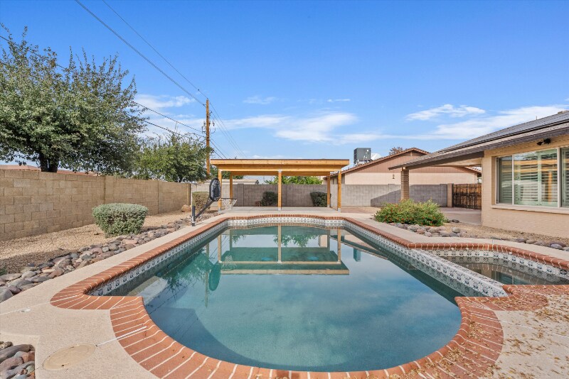 Building Photo - 9632 N 58th Ln