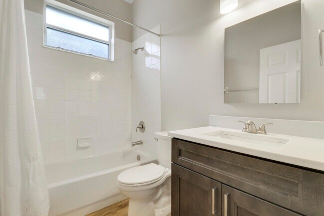 Building Photo - 726 SW Aruba Bay