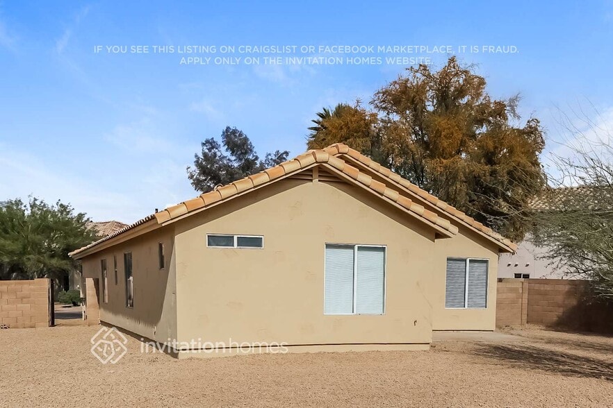 Building Photo - 7451 W Via Del Sol Dr