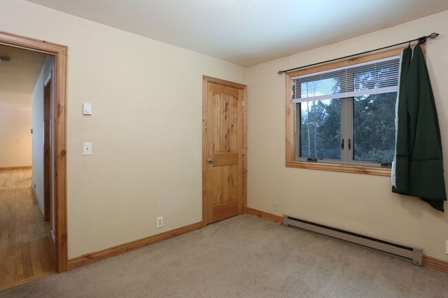 Building Photo - UPDATES COMPLETED!  Unfurnished home! Dogs...