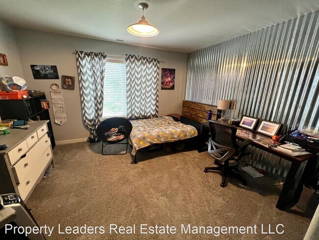 Building Photo - 4 br, 3 bath House - 225 NW 28th Street
