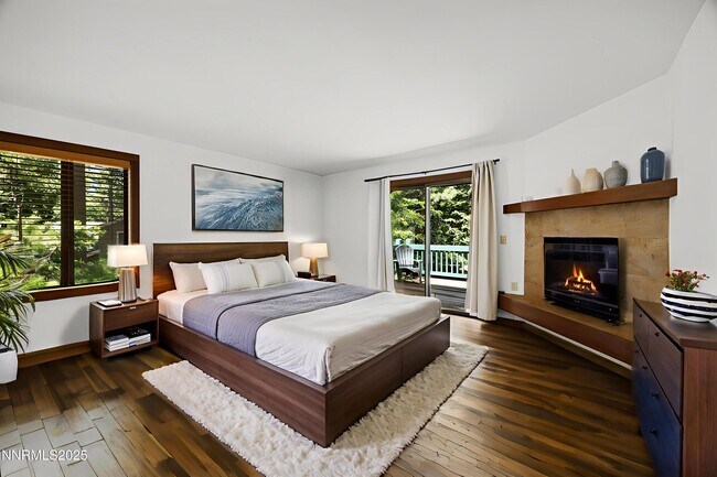 Building Photo - 445 Country Club Dr