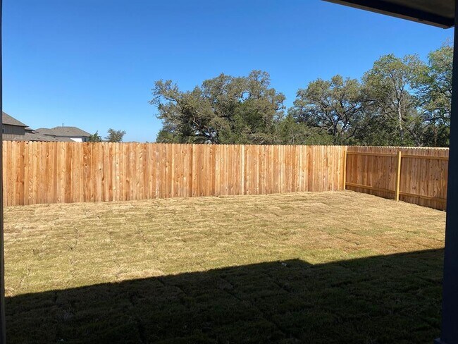 Building Photo - 213 Rend Dr