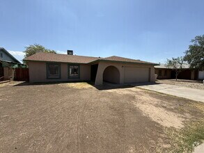 Building Photo - "Charming 4-Bedroom Haven with 2 Baths in ...