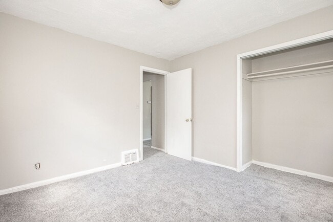 Building Photo - 3 BED 1 BATH BEAUTIFUL SINGLE FAMILY HOME ...