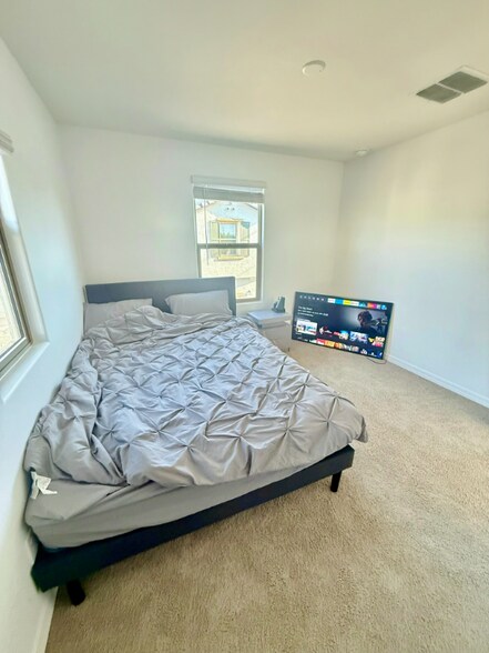 Building Photo - 4236 S 58th Ln