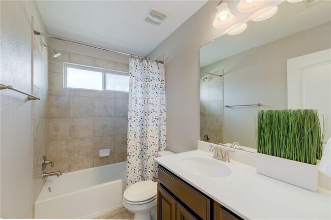 Building Photo - 113 Checkerspot Ct