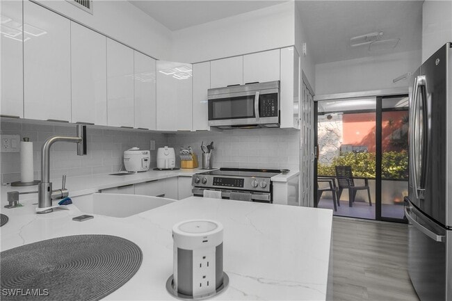 Building Photo - 201 S Collier Blvd