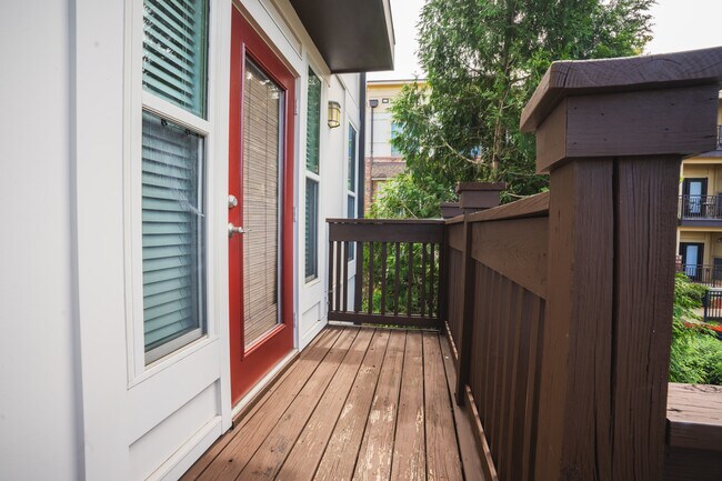 Building Photo - 1032 Skyline View Way