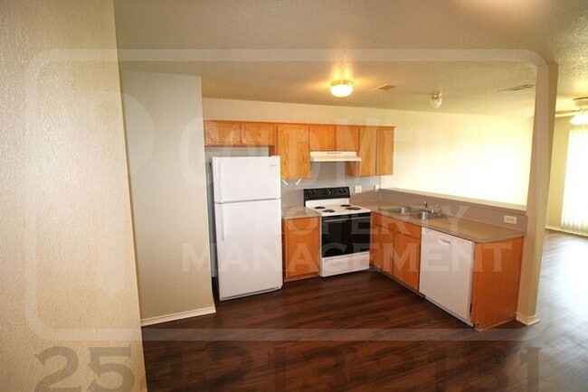 Building Photo - 4509 Deek Dr