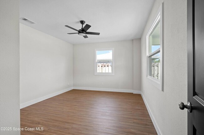 Building Photo - 1108 Vineland St