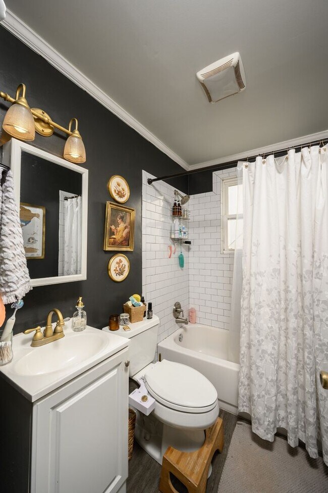 Building Photo - **RENOVATED COTTAGE IN THE NATIONS WITH AN...