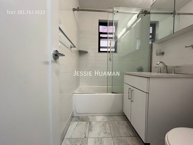 Building Photo - 96 Fifth Avenue -4CD