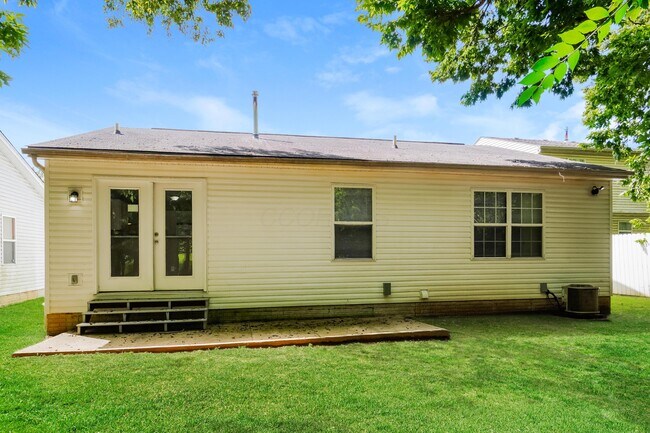 Building Photo - 1600 Tall Meadows Dr