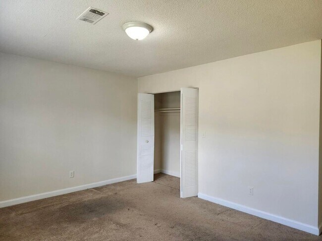 Building Photo - 4644-4648 Cary Lane