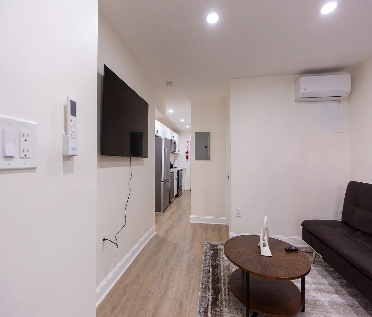 Building Photo - 1537 1st St SW