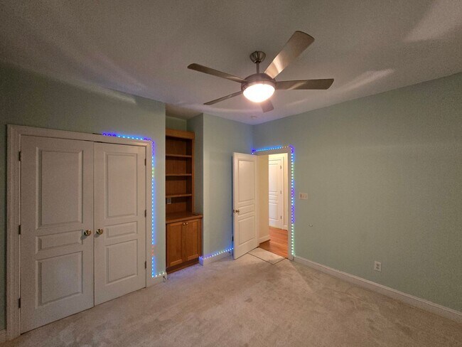 Building Photo - Stylish 3BR, 3BA Townhouse – Prime Location Near Durham & Chapel Hill!