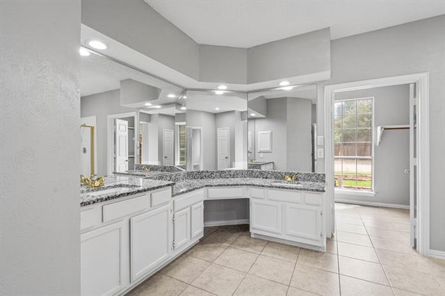 Building Photo - 7733 Case Dr