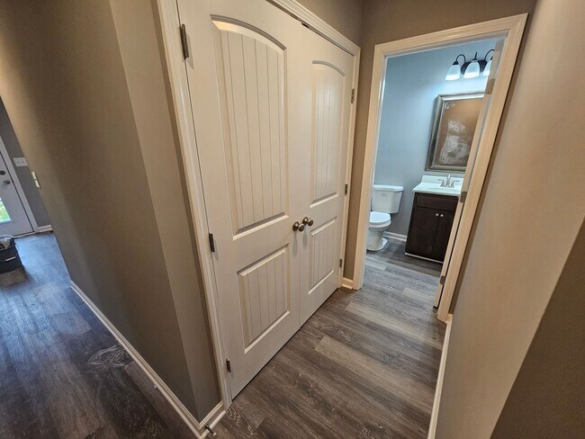 Building Photo - Charming 3 Bedroom Home in Tullahoma!