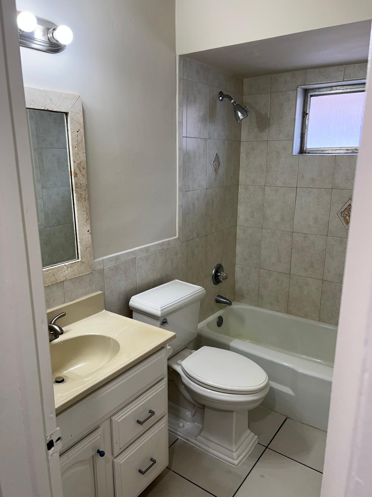 Building Photo - 2491 SW 82nd Ave