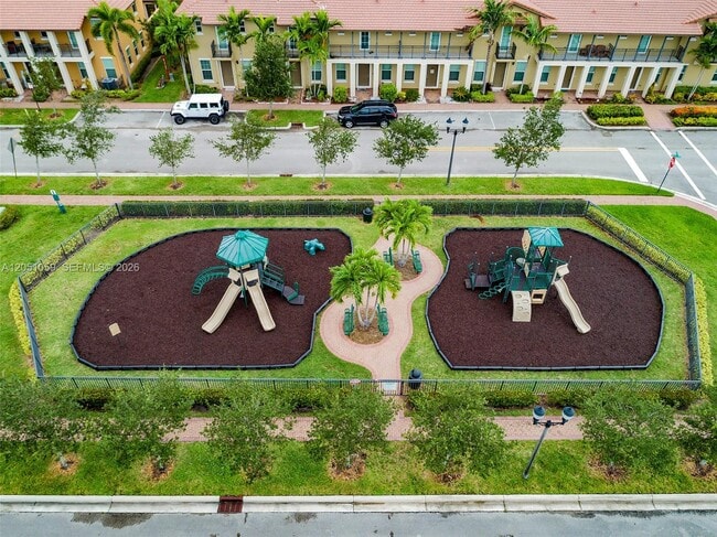 Building Photo - 1213 SW 147th Ave