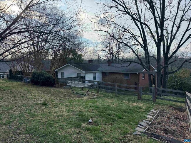 Building Photo - 1028 St Charles Ave