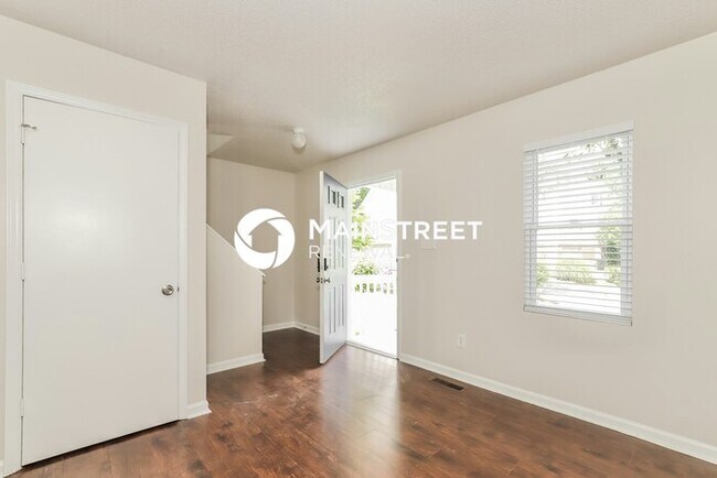 Building Photo - 3 Bedroom Pet-Friendly Home in Winston-Sal...