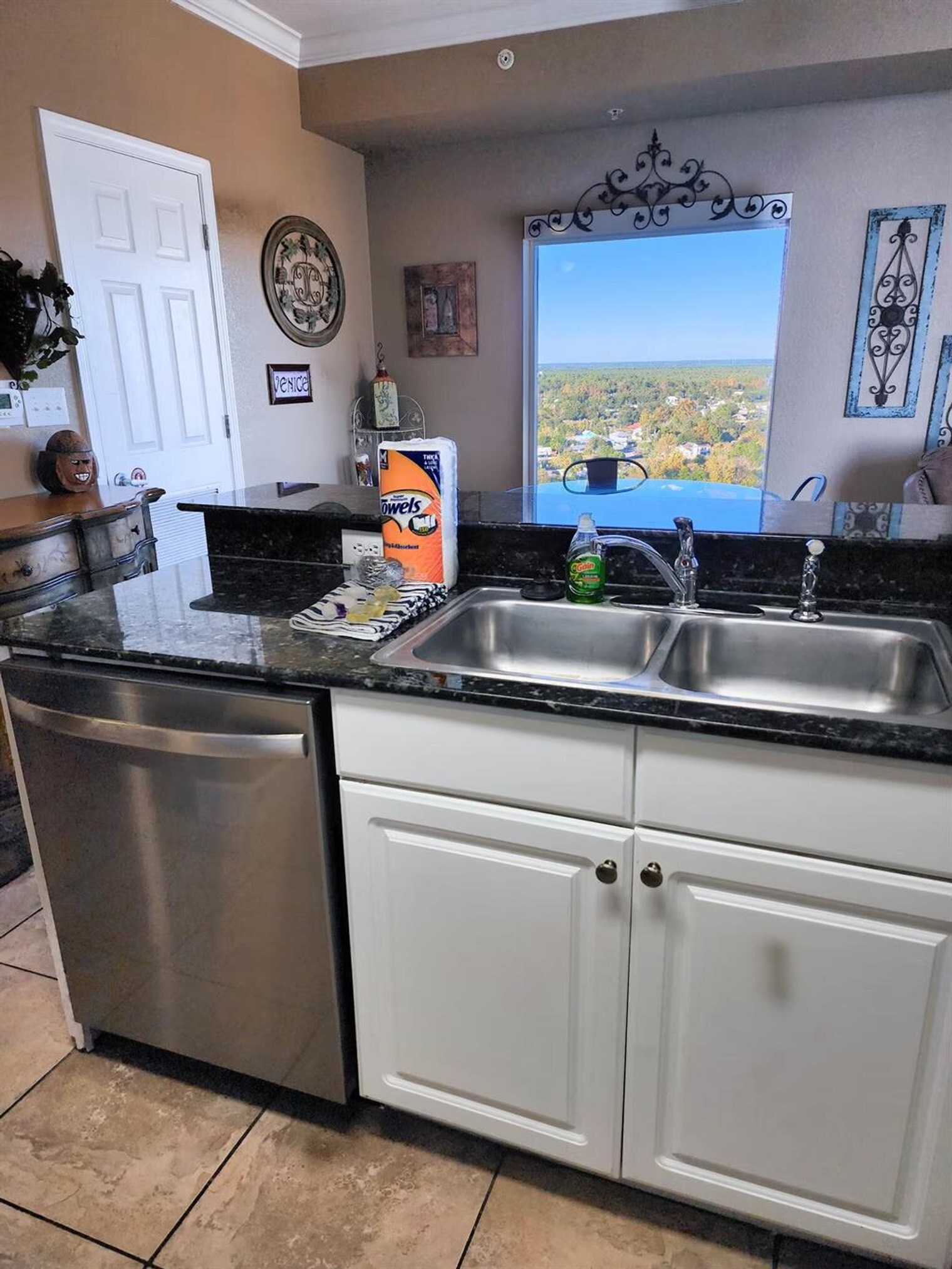 Building Photo - 16819 Front Beach Rd