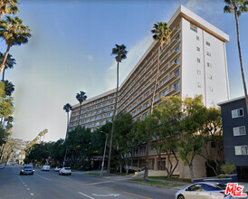 Building Photo - 100 S Doheny Dr