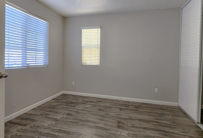 Building Photo - Canyon Hills 2 Story, 4BD, 2.5BA Lake Elsi...