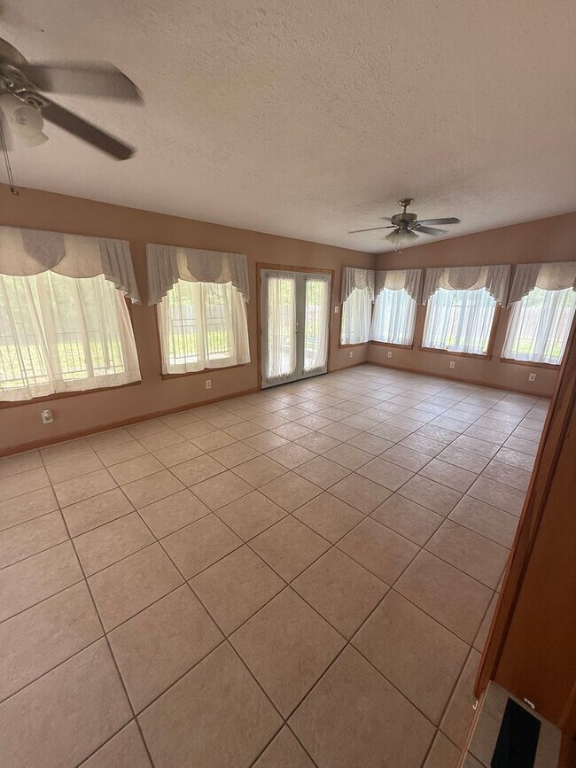 Building Photo - CALL or Text 910-284-4804 TO SCHEDULE