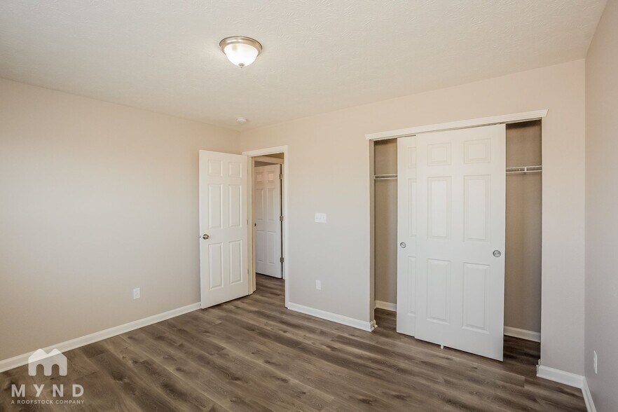 Building Photo - 115 Thistle Wood Dr