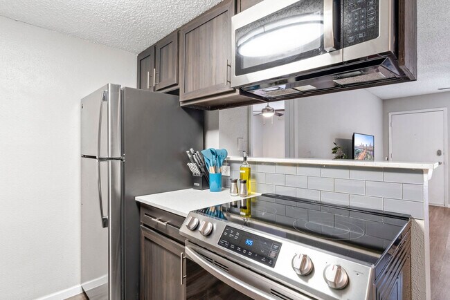 Building Photo - 3501 S 1st St