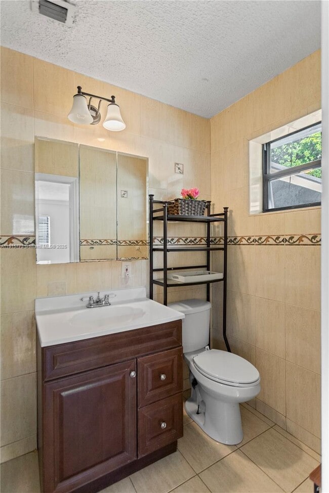 Building Photo - 19631 NW 6th Ct