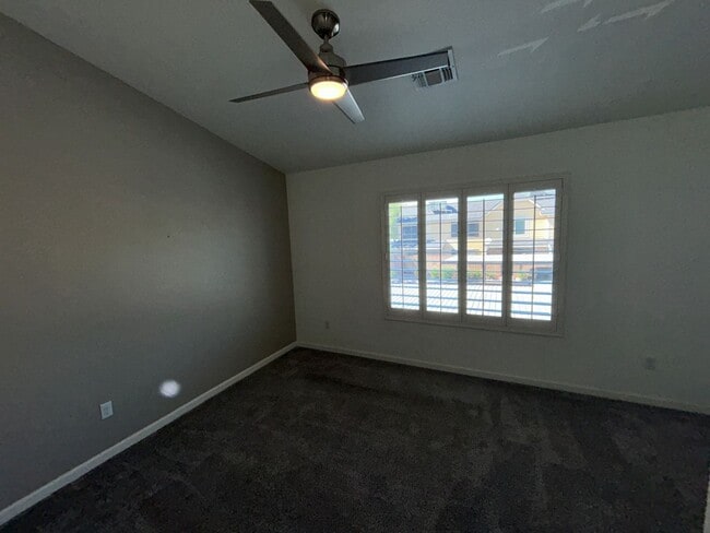 Building Photo - 9831 S 48th Way