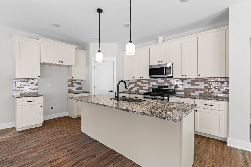 Building Photo - 155 Vast View Wy