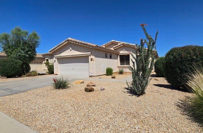 Building Photo - VERY popular neighborhood in Goodyear!