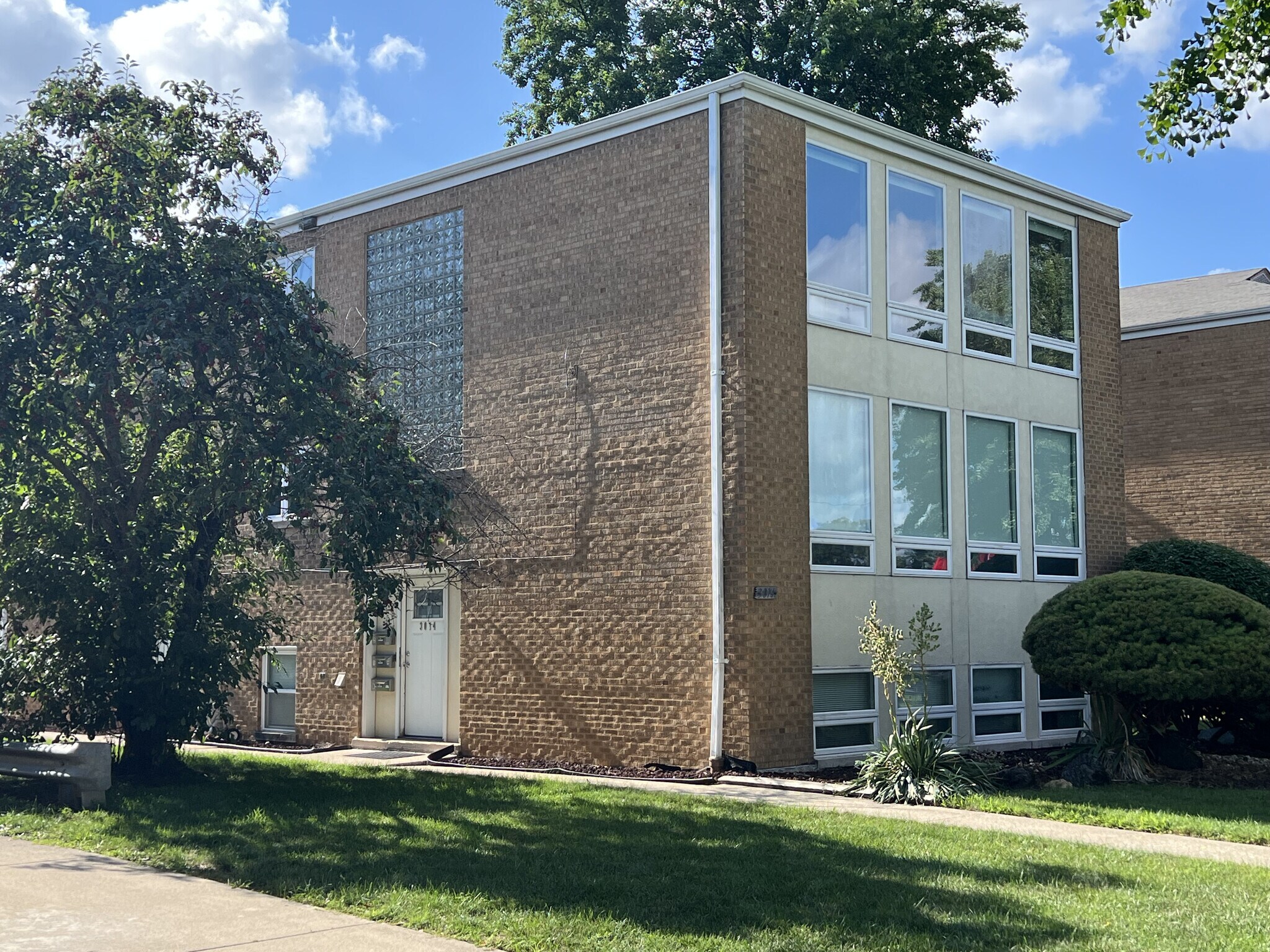 Building Photo - 3014 Harlem Ave