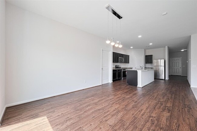 Building Photo - 1025 Banyon Tree Ln