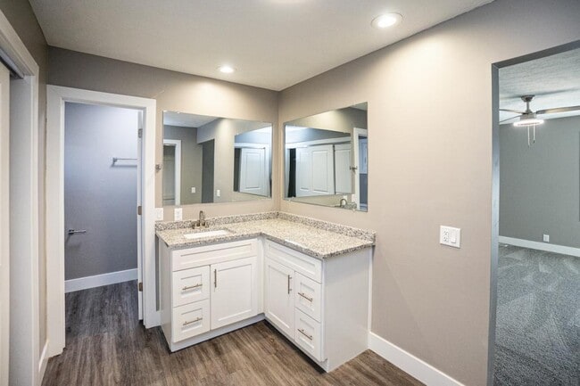 Building Photo - 12713 Ridgeview Cir